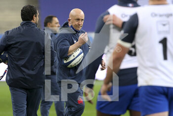 2020-10-24 - Assistant coach of France Shaun Edwards during the warm-up before the 2020 International Rugby Union Test Match between France and Wales on October 24, 2020 at Stade de France in Saint-Denis near Paris, France - Photo Jean Catuffe / DPPI - FRANCE VS WALES - TEST MATCH - RUGBY