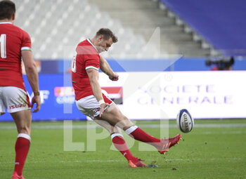 2020-10-24 - Dan Biggar of Wales during the 2020 International Rugby Union Test Match between France and Wales on October 24, 2020 at Stade de France in Saint-Denis near Paris, France - Photo Jean Catuffe / DPPI - FRANCE VS WALES - TEST MATCH - RUGBY