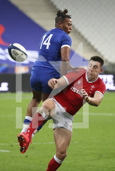 2020-10-24 - Teddy Thomas of France, Josh Adams of Wales during the 2020 International Rugby Union Test Match between France and Wales on October 24, 2020 at Stade de France in Saint-Denis near Paris, France - Photo Jean Catuffe / DPPI - FRANCE VS WALES - TEST MATCH - RUGBY