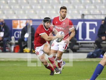 2020-10-24 - Leigh Halfpenny, Rhys Webb of Wales during the 2020 International Rugby Union Test Match between France and Wales on October 24, 2020 at Stade de France in Saint-Denis near Paris, France - Photo Jean Catuffe / DPPI - FRANCE VS WALES - TEST MATCH - RUGBY