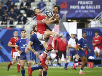 2020-10-24 - Dan Biggar of Wales, Romain Ntamack of France during the 2020 International Rugby Union Test Match between France and Wales on October 24, 2020 at Stade de France in Saint-Denis near Paris, France - Photo Jean Catuffe / DPPI - FRANCE VS WALES - TEST MATCH - RUGBY