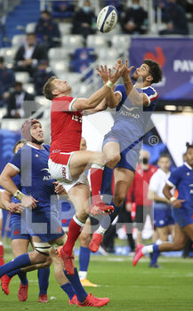 2020-10-24 - Dan Biggar of Wales, Romain Ntamack of France during the 2020 International Rugby Union Test Match between France and Wales on October 24, 2020 at Stade de France in Saint-Denis near Paris, France - Photo Jean Catuffe / DPPI - FRANCE VS WALES - TEST MATCH - RUGBY