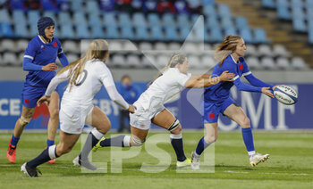 2021-04-30 - Pauline Bourdon of France and Sarah Hunter of England during the Women's Rugby Union Test Match between France and England on April 30, 2021 at Le Stadium in Villeneuve-d'Ascq, France - Photo Loic Baratoux / DPPI - WOMEN'S FRIENDLY MATCH - FRANCE VS ENGLAND - TEST MATCH - RUGBY