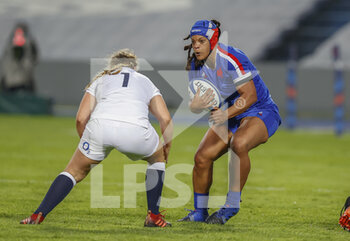 2021-04-30 - Safi N'Diaye of France and Vickii Cornborough of England during the Women's Rugby Union Test Match between France and England on April 30, 2021 at Le Stadium in Villeneuve-d'Ascq, France - Photo Loic Baratoux / DPPI - WOMEN'S FRIENDLY MATCH - FRANCE VS ENGLAND - TEST MATCH - RUGBY