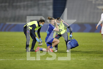 2021-04-30 - Morgane Peyronnet of France injured during the Women's Rugby Union Test Match between France and England on April 30, 2021 at Le Stadium in Villeneuve-d'Ascq, France - Photo Loic Baratoux / DPPI - WOMEN'S FRIENDLY MATCH - FRANCE VS ENGLAND - TEST MATCH - RUGBY
