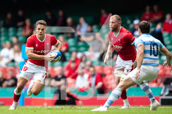 2021-07-10 - Kieran Hardy of Wales during the 2021 Summer Internationals, Rugby Union test match between Wales and Argentina on July 10, 2021 at Principality Stadium in Cardiff, Wales - Photo Simon King / ProSportsImages / DPPI - TEST MATCH 2021 - WALES VS ARGENTINA - TEST MATCH - RUGBY