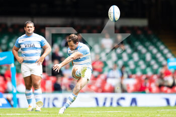 2021-07-10 - Nicolas Sanchez of Argentina misses a kick at goal during the 2021 Summer Internationals, Rugby Union test match between Wales and Argentina on July 10, 2021 at Principality Stadium in Cardiff, Wales - Photo Simon King / ProSportsImages / DPPI - TEST MATCH 2021 - WALES VS ARGENTINA - TEST MATCH - RUGBY
