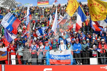 2020-02-15 - Tifosi della Russia esultano per la vittoria di Alexander Loginov (RUS) - IBU WORLD CHAMPIONSHIP BIATHLON 2020 - 10KM SPRINT MASCHILE - BIATHLON - WINTER SPORTS