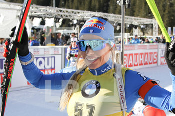 2020-02-18 - L'italiana Dorothea WIERER (ITA) esulta al traguardo dopo aver vinto la medaglia d'oro - IBU WORLD CUP BIATHLON 2020 - 15 KM INDIVIDUALE FEMMINILE - BIATHLON - WINTER SPORTS