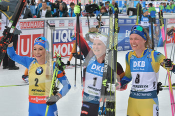 2020-02-23 - all'arrivo, da sinistra Dorothea Wierer (ITA), Roiseland Marte Osbi (NOR), Oeberg Hanna (SWE) - IBU WORLD CUP BIATHLON 2020 - PARTENZA IN LINEA FEMMINILE - BIATHLON - WINTER SPORTS
