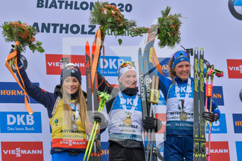2020-02-23 - podio, da sinistra Dorothea Wierer (ITA), Roiseland Marte Osbi (NOR), Oeberg Hanna (SWE) - IBU WORLD CUP BIATHLON 2020 - PARTENZA IN LINEA FEMMINILE - BIATHLON - WINTER SPORTS