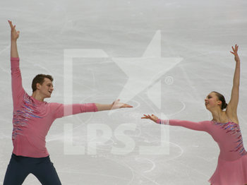 2019-12-05 - Aleksandra Boikova e Dmitrii Kozlovskii (Senior Pairs - Russia) - ISU GRAND PRIX OF FIGURE SKATING - OPENING CEREMONY - SENIOR - DAY 1 - ICE SKATING - WINTER SPORTS