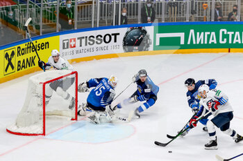 2021-05-22 - shot on goal Chmelevski (USA)   - WORLD CHAMPIONSHIP 2021 - FINLAND VS USA - ICE HOCKEY - WINTER SPORTS