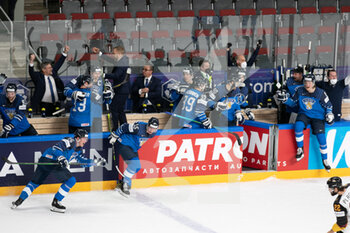 2021-06-05 - Team Finland celebration after winning the semifinal  - WORLD CHAMPIONSHIP 2021 - SEMI FINALS - FINLAND VS GERMANY - ICE HOCKEY - WINTER SPORTS