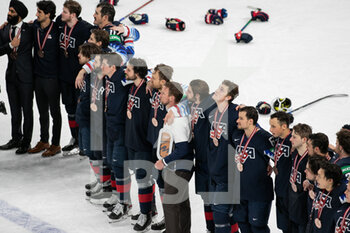 2021-06-06 - Team USA after celebrating the win of bronze medal 
National Anthem  - WORLD CHAMPIONSHIP 2021 - THIRD POSITION - USA VS GERMANY - ICE HOCKEY - WINTER SPORTS