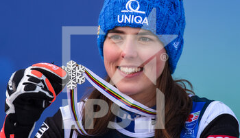 2021-02-15 - Slovakia's Petra Vlhova shows his Silver Medal - 2021 FIS ALPINE WORLD SKI CHAMPIONSHIPS - ALPINE COMBINED - WOMEN - ALPINE SKIING - WINTER SPORTS