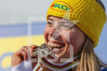 2021-02-18 - Katharina LIENSBERGER (AUT) bronze medal - 2021 FIS ALPINE WORLD SKI CHAMPIONSHIPS - GIANT SLALOM - WOMEN - ALPINE SKIING - WINTER SPORTS