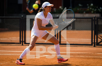 2020-09-15 - Monica Niculescu of Romania playing doubles at the 2020 Internazionali BNL d'Italia WTA Premier 5 tennis tournament on September 15, 2020 at Foro Italico in Rome, Italy - Photo Rob Prange / Spain DPPI / DPPI - INTERNAZIONALI BNL D'ITALIA 2020 - INTERNATIONALS - TENNIS