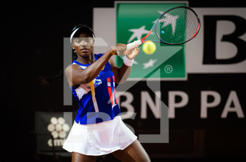 2020-09-15 - Sloane Stephens of the United States in action during the first round at the 2020 Internazionali BNL d'Italia WTA Premier 5 tennis tournament on September 15, 2020 at Foro Italico in Rome, Italy - Photo Rob Prange / Spain DPPI / DPPI - INTERNAZIONALI BNL D'ITALIA 2020 - INTERNATIONALS - TENNIS