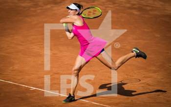 2020-09-16 - Belinda Bencic of Switzerland in action during her second round match at the 2020 Internazionali BNL d'Italia WTA Premier 5 tennis tournament on September 16, 2020 at Foro Italico in Rome, Italy - Photo Rob Prange / Spain DPPI / DPPI - INTERNAZIONALI BNL D'ITALIA 2020 - INTERNATIONALS - TENNIS