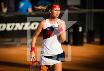 2020-09-16 - Marie Bouzkova of the Czech Republic in action during her second-round match at the 2020 Internazionali BNL d'Italia WTA Premier 5 tennis tournament on September 16, 2020 at Foro Italico in Rome, Italy - Photo Rob Prange / Spain DPPI / DPPI - INTERNAZIONALI BNL D'ITALIA 2020 - INTERNATIONALS - TENNIS