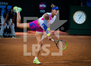 2020-09-17 - Polona Hercog of Slovenia in action during her second-round match at the 2020 Internazionali BNL d'Italia WTA Premier 5 tennis tournament on September 17, 2020 at Foro Italico in Rome, Italy - Photo Rob Prange / Spain DPPI / DPPI - INTERNAZIONALI BNL D'ITALIA 2020 - INTERNATIONALS - TENNIS