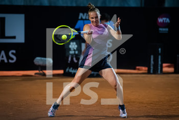2020-09-18 - Svetlana Kuznetsova of Russia in action during the third round at the 2020 Internazionali BNL d'Italia WTA Premier 5 tennis tournament on September 18, 2020 at Foro Italico in Rome, Italy - Photo Rob Prange / Spain DPPI / DPPI - INTERNAZIONALI BNL D'ITALIA - INTERNATIONALS - TENNIS