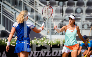 2020-09-19 - Anna-Lena Friedsam of Germany and Raluca Olaru of Romania playing doubles at the 2020 Internazionali BNL d'Italia WTA Premier 5 tennis tournament on September 19, 2020 at Foro Italico in Rome, Italy - Photo Rob Prange / Spain DPPI / DPPI - INTERNAZIONALI BNL D'ITALIA WTA PREMIER 5 - INTERNATIONALS - TENNIS