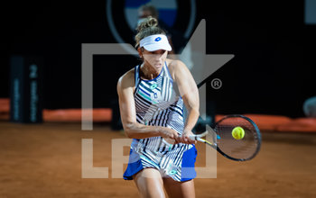 2020-09-19 - Elise Mertens of Belgium in action during her quarter-final match at the 2020 Internazionali BNL d'Italia WTA Premier 5 tennis tournament on September 19, 2020 at Foro Italico in Rome, Italy - Photo Rob Prange / Spain DPPI / DPPI - INTERNAZIONALI BNL D'ITALIA WTA PREMIER 5 - INTERNATIONALS - TENNIS