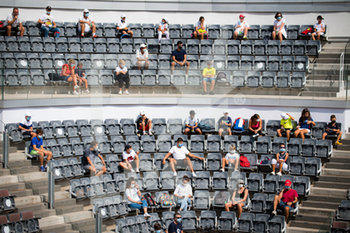 2020-09-19 - Fans maintain social distancing during the semi-final of the 2020 Internazionali BNL d'Italia WTA Premier 5 tennis tournament on September 20, 2020 at Foro Italico in Rome, Italy - Photo Rob Prange / Spain DPPI / DPPI - INTERNAZIONALI BNL D'ITALIA WTA PREMIER 5 - INTERNATIONALS - TENNIS