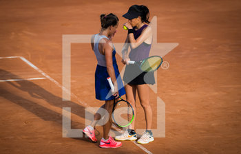 2020-09-19 - Barbora Strycova of the Czech Republic and Su-Wei Hsieh of Chinese Taipeh in action during the doubles final of the 2020 Internazionali BNL d'Italia WTA Premier 5 tennis tournament on September 20, 2020 at Foro Italico in Rome, Italy - Photo Rob Prange / Spain DPPI / DPPI - INTERNAZIONALI BNL D'ITALIA WTA PREMIER 5 - INTERNATIONALS - TENNIS