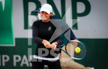 2020-09-25 - Monica Niculescu of Romania during her final qualifications match at the Roland Garros 2020, Grand Slam tennis tournament, Qualifying, on September 25, 2020 at Roland Garros stadium in Paris, France - Photo Rob Prange / Spain DPPI / DPPI - ROLAND GARROS 2020, GRAND SLAM TENNIS TOURNAMENT, QUALIFYING - INTERNATIONALS - TENNIS