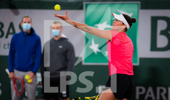 2020-09-25 - Jennifer Brady of the United States during practice before the start of the Roland Garros 2020, Grand Slam tennis tournament, Qualifying, on September 25, 2020 at Roland Garros stadium in Paris, France - Photo Rob Prange / Spain DPPI / DPPI - ROLAND GARROS 2020, GRAND SLAM TENNIS TOURNAMENT, QUALIFYING - INTERNATIONALS - TENNIS
