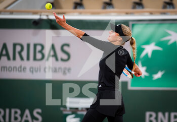 2020-09-25 - Kristina Mladenovic of France during practice before the start of the Roland Garros 2020, Grand Slam tennis tournament, Qualifying, on September 25, 2020 at Roland Garros stadium in Paris, France - Photo Rob Prange / Spain DPPI / DPPI - ROLAND GARROS 2020, GRAND SLAM TENNIS TOURNAMENT, QUALIFYING - INTERNATIONALS - TENNIS