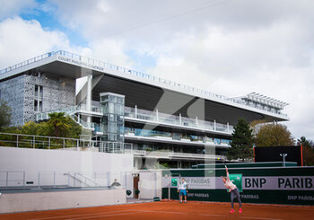 2020-09-26 - Ambiance during practice before the start of the Roland Garros 2020, Grand Slam tennis tournament, Qualifying, on September 26, 2020 at Roland Garros stadium in Paris, France - Photo Rob Prange / Spain DPPI / DPPI - ROLAND GARROS 2020, GRAND SLAM TOURNAMENT - QUALIFYING - INTERNATIONALS - TENNIS