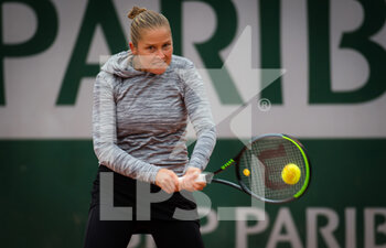 2020-09-27 - Shelby Rogers of the United States in action against Kamilla Rakhimova of Russia during the first round of the Roland Garros 2020, Grand Slam tennis tournament, on September 27, 2020 at Roland Garros stadium in Paris, France - Photo Rob Prange / Spain DPPI / DPPI - ROLAND GARROS 2020, GRAND SLAM TENNIS TOURNAMENT - INTERNATIONALS - TENNIS
