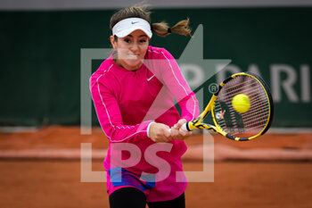 2020-09-28 - Catherine Bellis of the United States in action during the first round at the Roland Garros 2020, Grand Slam tennis tournament, on September 28, 2020 at Roland Garros stadium in Paris, France - Photo Rob Prange / Spain DPPI / DPPI - ROLAND GARROS 2020, GRAND SLAM TOURNAMENT - INTERNATIONALS - TENNIS