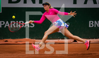 2020-09-29 - Donna Vekic of Croatia in action during the first round at the Roland Garros 2020, Grand Slam tennis tournament, on September 29, 2020 at Roland Garros stadium in Paris, France - Photo Rob Prange / Spain DPPI / DPPI - ROLAND GARROS 2020, GRAND SLAM TOURNAMENT - INTERNATIONALS - TENNIS