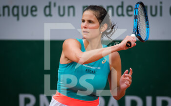 2020-09-29 - Julia Goerges of Germany in action during the first round at the Roland Garros 2020, Grand Slam tennis tournament, on September 29, 2020 at Roland Garros stadium in Paris, France - Photo Rob Prange / Spain DPPI / DPPI - ROLAND GARROS 2020, GRAND SLAM TOURNAMENT - INTERNATIONALS - TENNIS