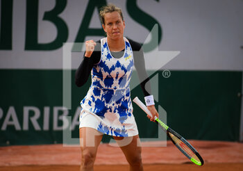 2020-09-30 - Barbora Strycova of the Czech Republic in action against Barbora Krejcikova of the Czech Republic during the second round at the Roland Garros 2020, Grand Slam tennis tournament, on September 30, 2020 at Roland Garros stadium in Paris, France - Photo Rob Prange / Spain DPPI / DPPI - ROLAND GARROS 2020, GRAND SLAM TOURNAMENT - INTERNATIONALS - TENNIS