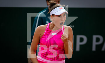 2020-09-30 - Kamilla Rakhimova of Russia in action during the second round at the Roland Garros 2020, Grand Slam tennis tournament, on September 30, 2020 at Roland Garros stadium in Paris, France - Photo Rob Prange / Spain DPPI / DPPI - ROLAND GARROS 2020, GRAND SLAM TOURNAMENT - INTERNATIONALS - TENNIS