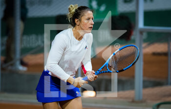 2020-09-30 - Pauline Parmentier of France playing her last career match with Alize Cornet at the Roland Garros 2020, Grand Slam tennis tournament, on September 30, 2020 at Roland Garros stadium in Paris, France - Photo Rob Prange / Spain DPPI / DPPI - ROLAND GARROS 2020, GRAND SLAM TOURNAMENT - INTERNATIONALS - TENNIS