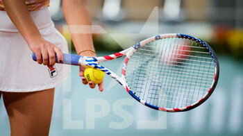 2020-10-01 - Sofia Kenin of the United States in action against Ana Bogdan of Romania during the second round at the Roland Garros 2020, Grand Slam tennis tournament, on October 1, 2020 at Roland Garros stadium in Paris, France - Photo Rob Prange / Spain DPPI / DPPI - ROLAND GARROS 2020, GRAND SLAM TOURNAMENT - INTERNATIONALS - TENNIS