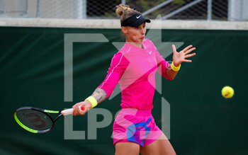 2020-10-01 - Polona Hercog of Slovenia in action against Leylah Fernandez of Canada during the second round at the Roland Garros 2020, Grand Slam tennis tournament, on October 1, 2020 at Roland Garros stadium in Paris, France - Photo Rob Prange / Spain DPPI / DPPI - ROLAND GARROS 2020, GRAND SLAM TOURNAMENT - INTERNATIONALS - TENNIS