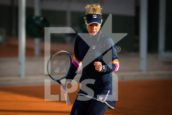 2020-10-01 - Laura Siegemund of Germany in action against Julia Goerges of Gemany during the second round at the Roland Garros 2020, Grand Slam tennis tournament, on October 1, 2020 at Roland Garros stadium in Paris, France - Photo Rob Prange / Spain DPPI / DPPI - ROLAND GARROS 2020, GRAND SLAM TOURNAMENT - INTERNATIONALS - TENNIS