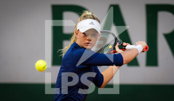 2020-10-04 - Madison Sieg of the United States in action during the Juniors competition at the Roland Garros 2020, Grand Slam tennis tournament, on October 4, 2020 at Roland Garros stadium in Paris, France - Photo Rob Prange / Spain DPPI / DPPI - ROLAND GARROS 2020, GRAND SLAM TOURNAMENT - INTERNATIONALS - TENNIS