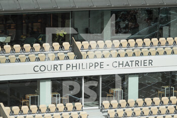 2020-10-05 - Empty VIP lounge seats inside Philippe Chatrier stadium during the Roland Garros 2020, Grand Slam tennis tournament, on October 5, 2020 at Roland Garros stadium in Paris, France - Photo Stephane Allaman / DPPI - ROLAND GARROS 2020, GRAND SLAM TOURNAMENT - INTERNATIONALS - TENNIS