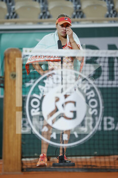 2020-10-05 - Sofia KENIN (USA) sheds tears while interview of Marion Bartoli after winned the match during the Roland Garros 2020, Grand Slam tennis tournament, on October 5, 2020 at Roland Garros stadium in Paris, France - Photo Stephane Allaman / DPPI - ROLAND GARROS 2020, GRAND SLAM TOURNAMENT - INTERNATIONALS - TENNIS