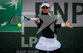 2020-10-07 - Nicole Melichar of the United States in action during the doubles quarter-final at the Roland Garros 2020, Grand Slam tennis tournament, on October 7, 2020 at Roland Garros stadium in Paris, France - Photo Rob Prange / Spain DPPI / DPPI - QUARTER-FINAL OF THE ROLAND GARROS 2020, GRAND SLAM - INTERNATIONALS - TENNIS