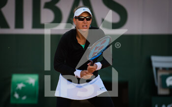 2020-10-07 - Nicole Melichar of the United States in action during the doubles quarter-final at the Roland Garros 2020, Grand Slam tennis tournament, on October 7, 2020 at Roland Garros stadium in Paris, France - Photo Rob Prange / Spain DPPI / DPPI - QUARTER-FINAL OF THE ROLAND GARROS 2020, GRAND SLAM - INTERNATIONALS - TENNIS